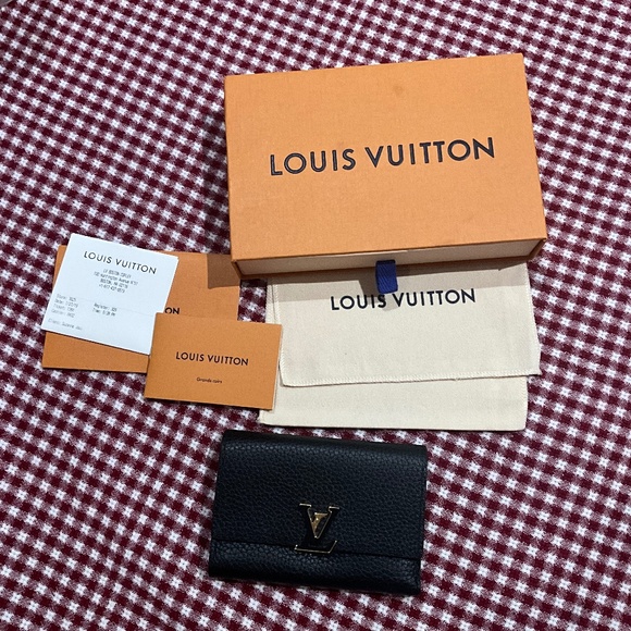 Louis Vuitton Capucines wallet - Picture 1 of 6